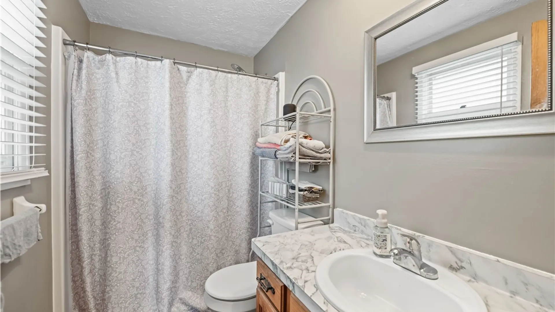 Property at 18 Mathew Lane, Greece, NY 14626 20