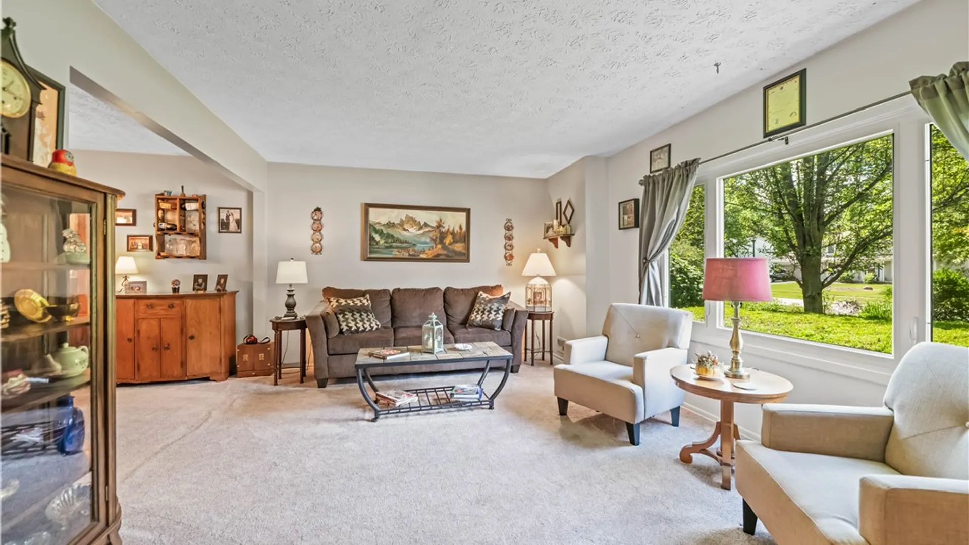 Property at 18 Mathew Lane, Greece, NY 14626 4