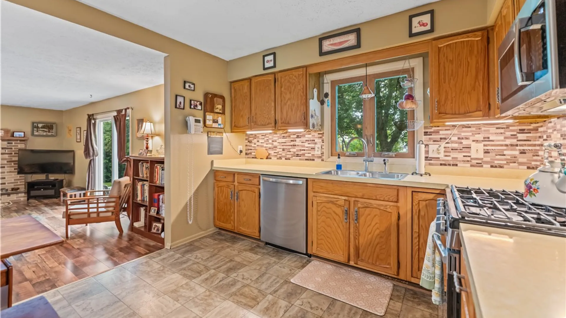 Property at 18 Mathew Lane, Greece, NY 14626 8