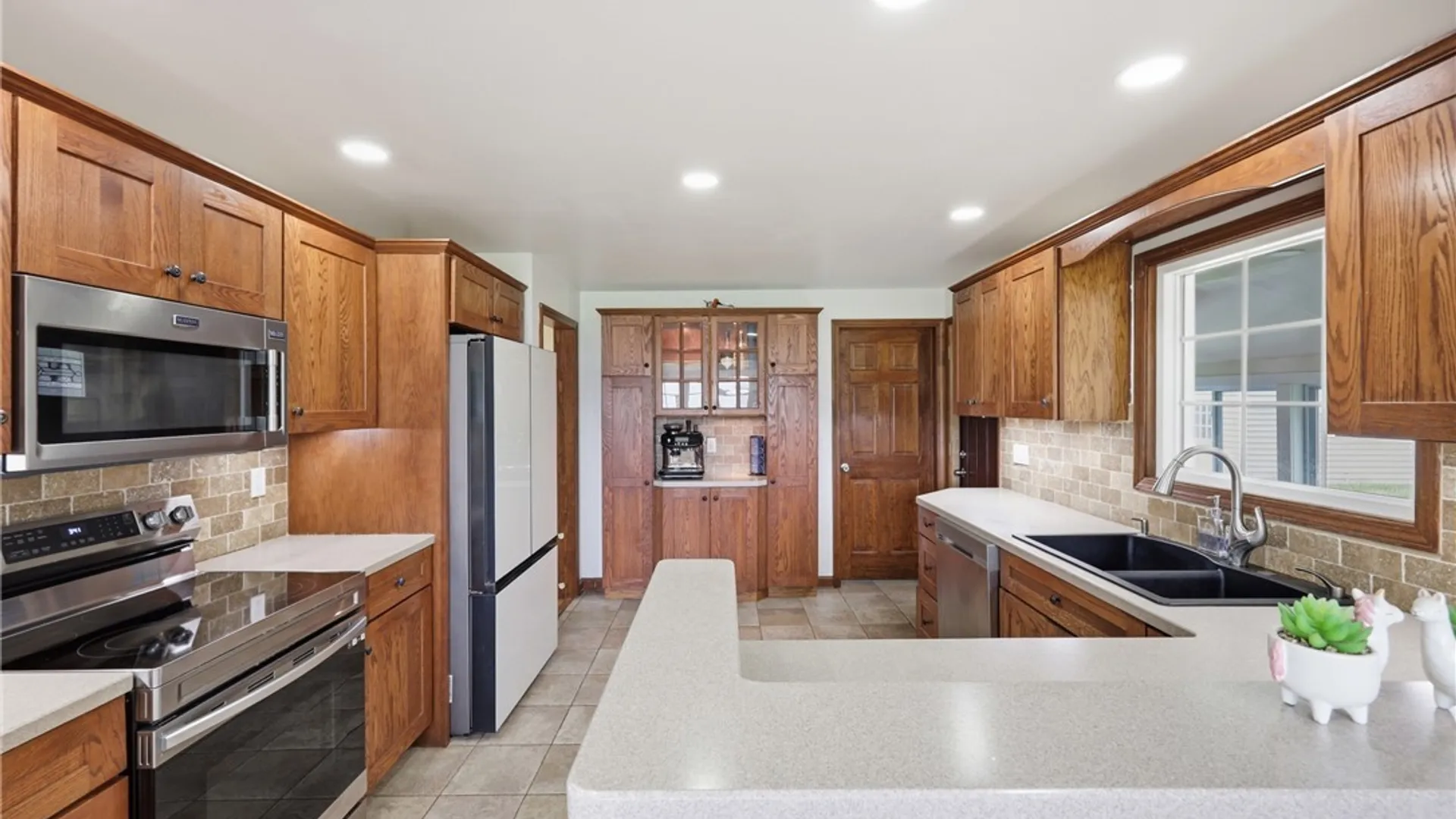 Property at 777 Alt Boulevard, Grand Island, NY 14072 17