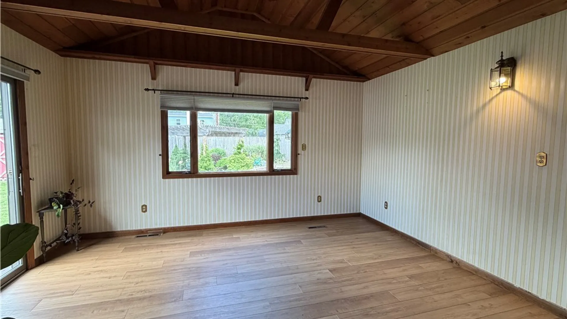 Property at 108 Castle Rd, Clay, NY 13212 18