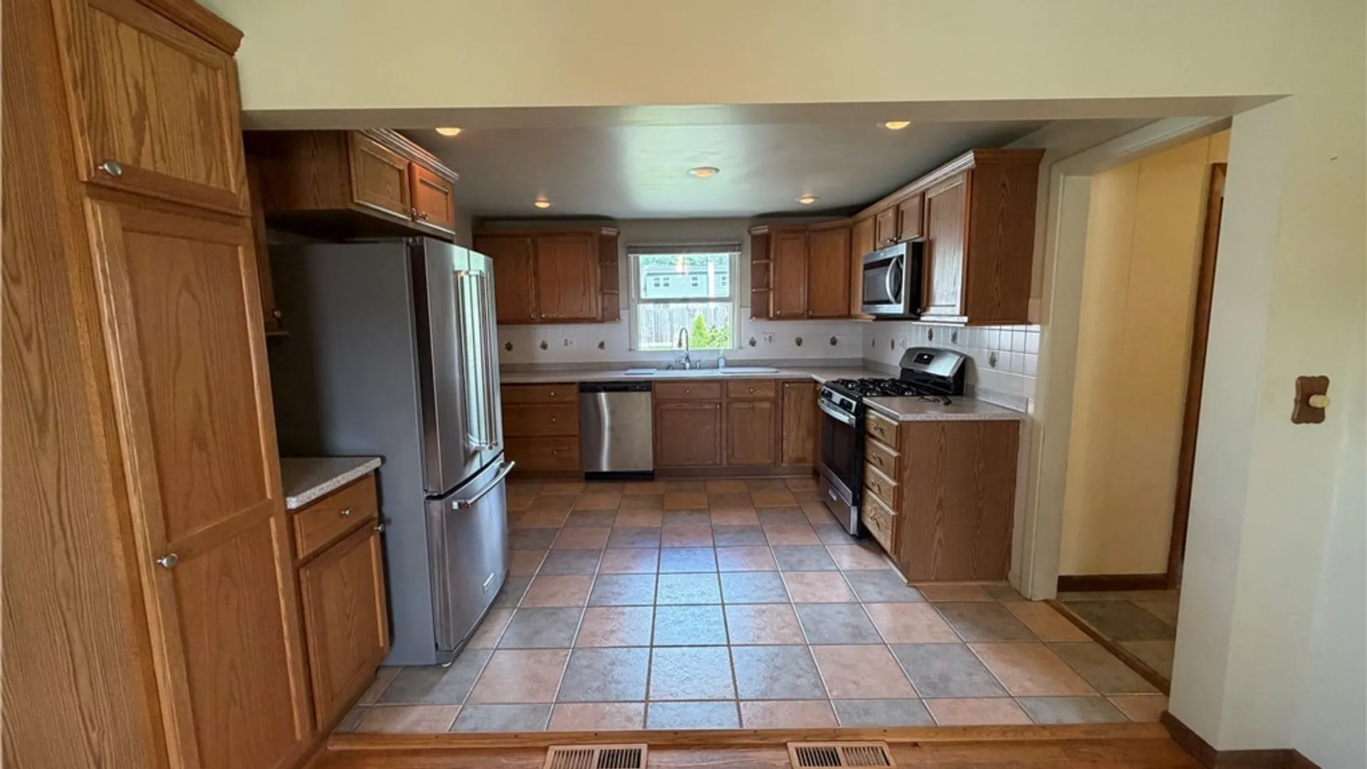 Property at 108 Castle Rd, Clay, NY 13212 9