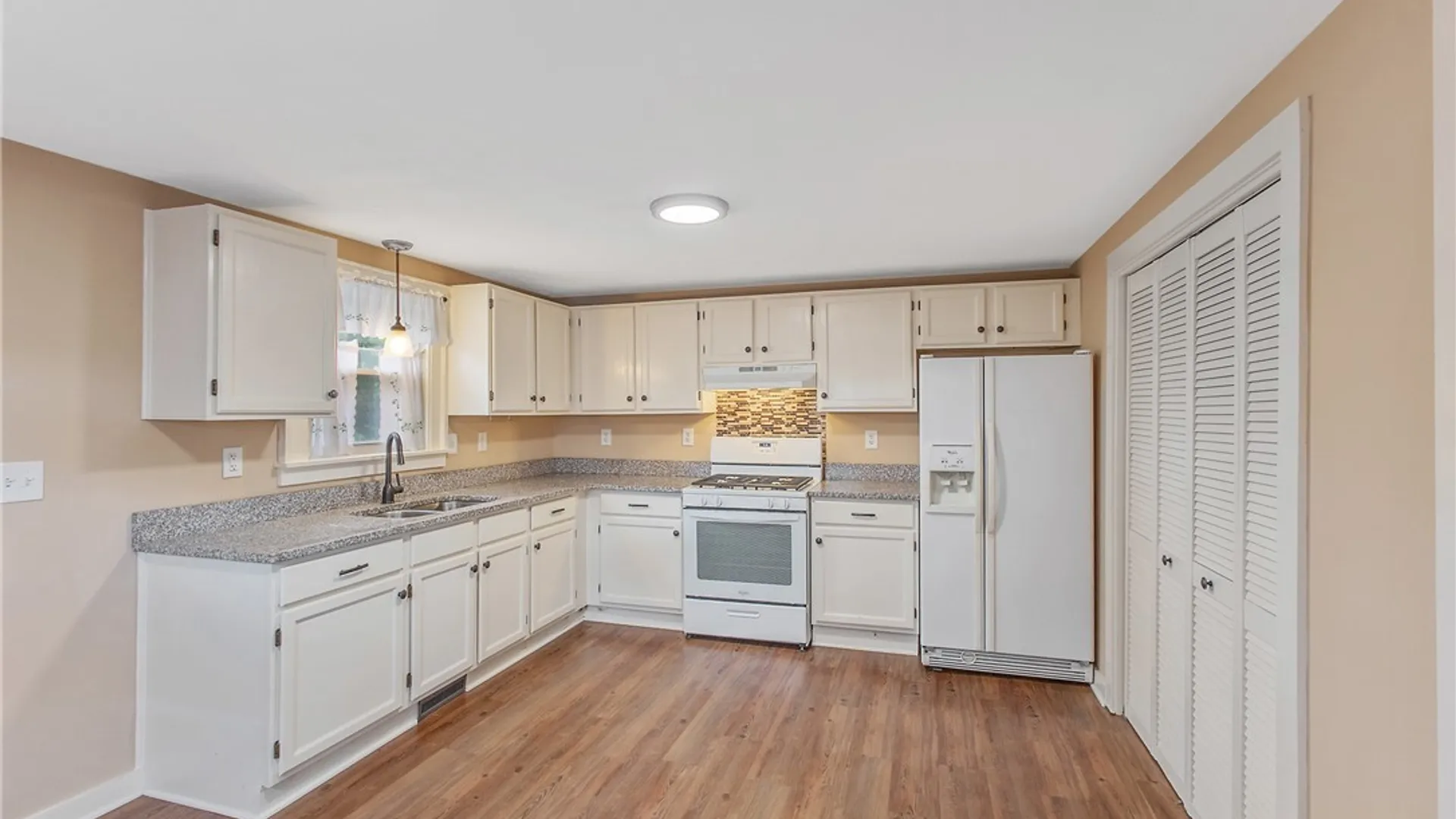 Property at 224 E 1st Street, DeWitt, NY 13057 10