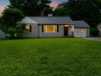 Property at 10 S Ten Eyck Avenue, Cazenovia, NY 13035