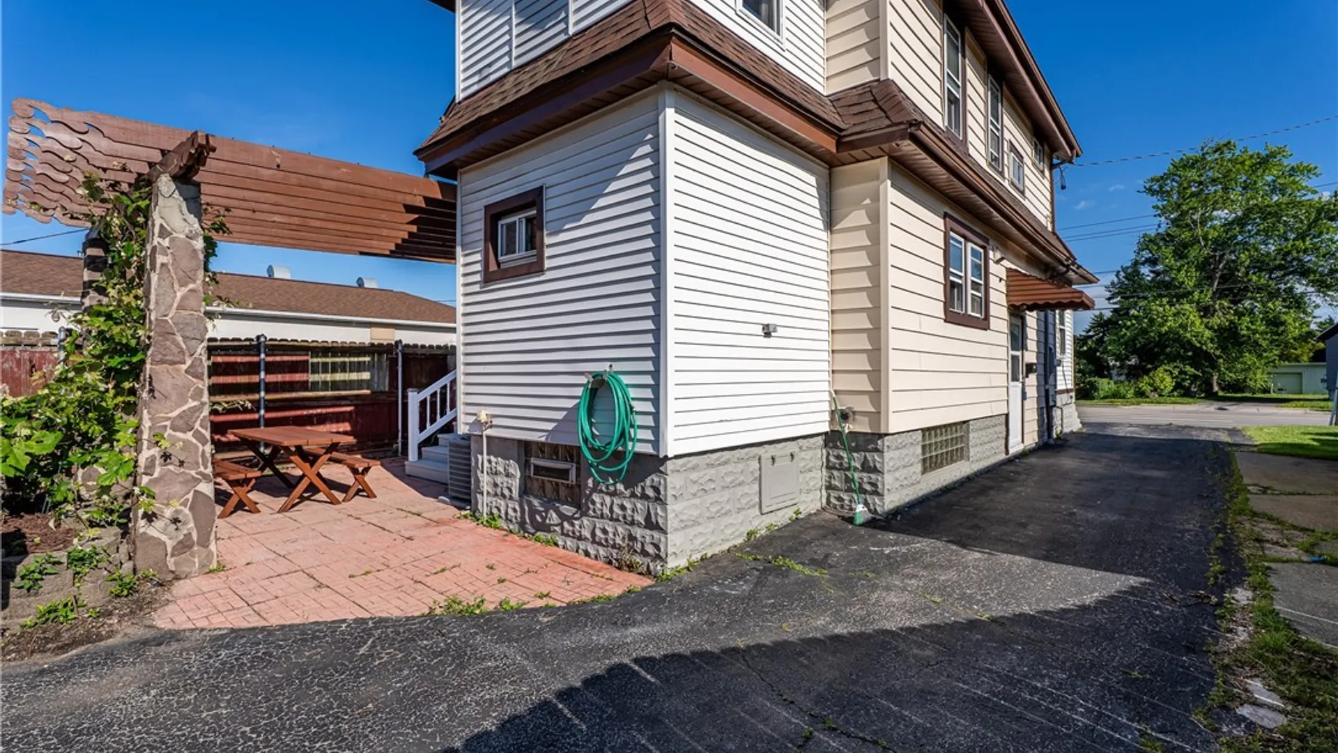 Property at 3659 Genesee Street, Cheektowaga, NY 14225 4