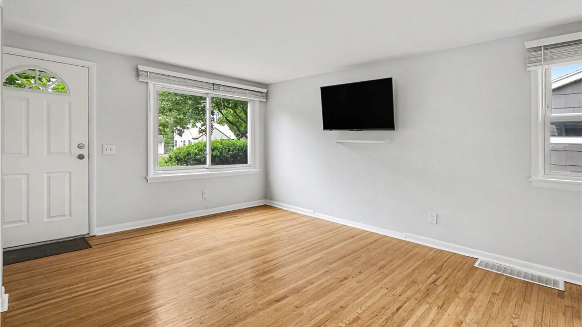 Property at 127 Wood Road, Greece, NY 14626 3