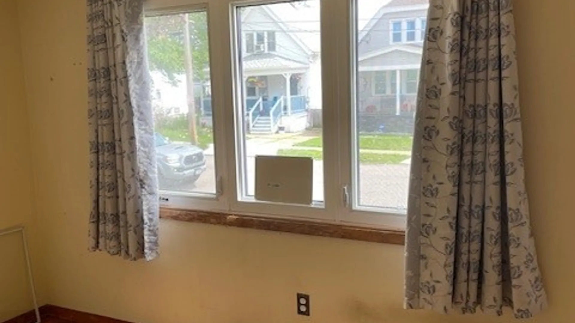 Property at 18 Kofler Avenue, Buffalo, NY 14207 4
