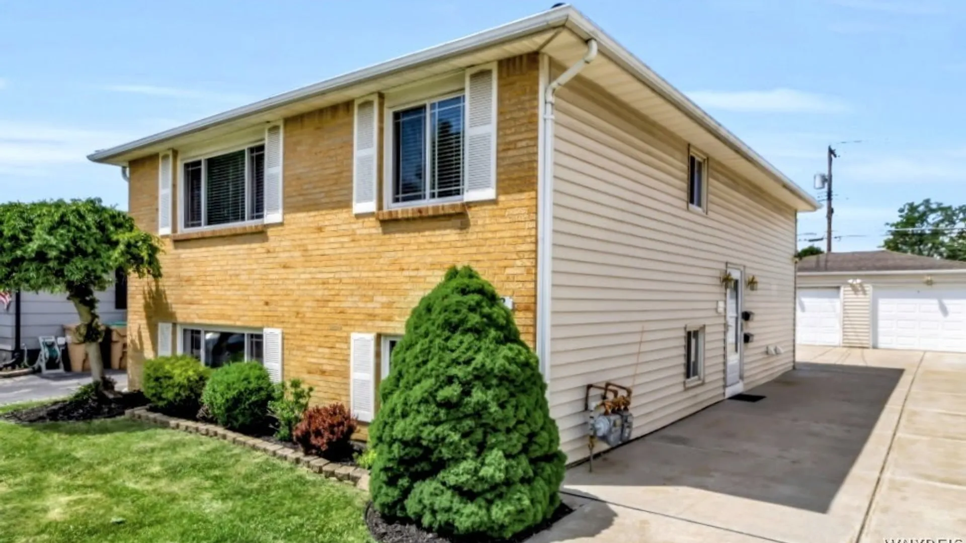 Property at 288 Meadowlawn Road, Cheektowaga, NY 14225 2