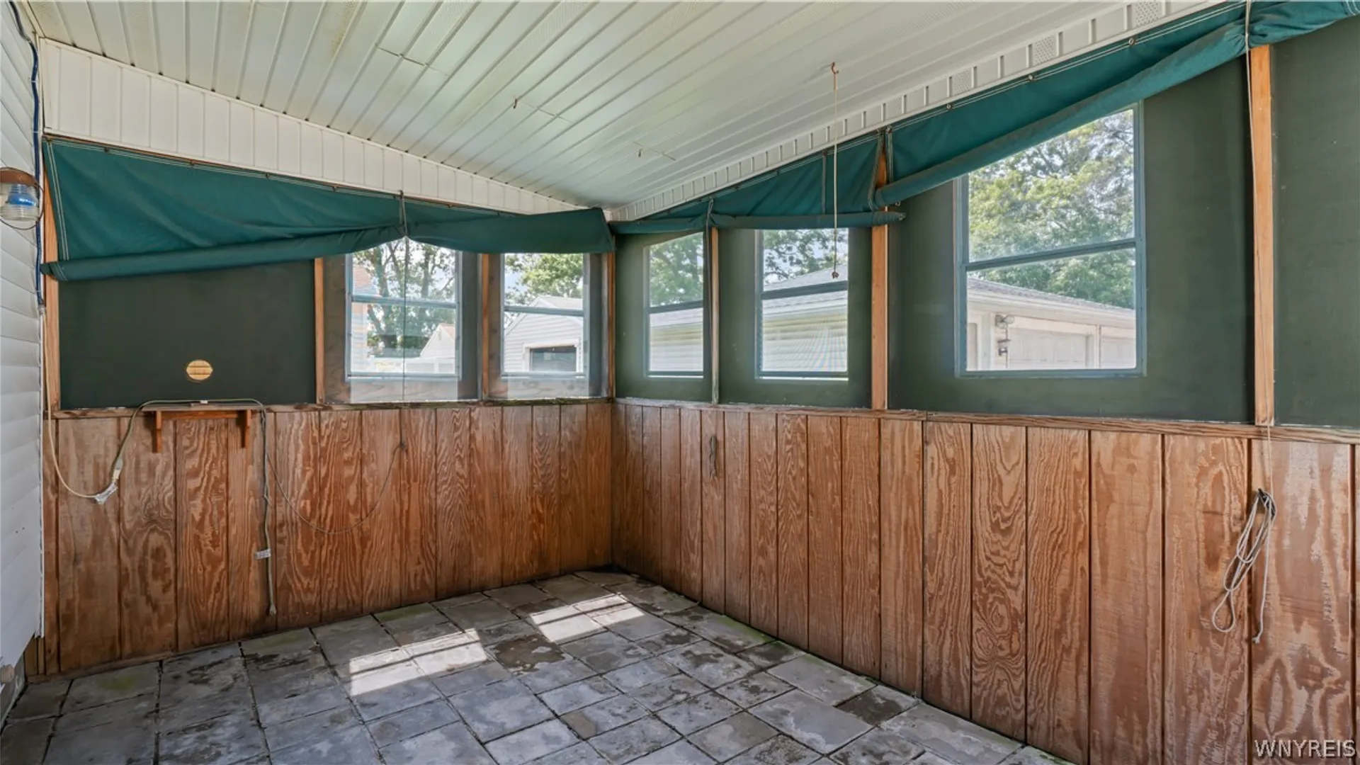 Property at 156 Two Mile Creek Road, Tonawanda, NY 14150 18
