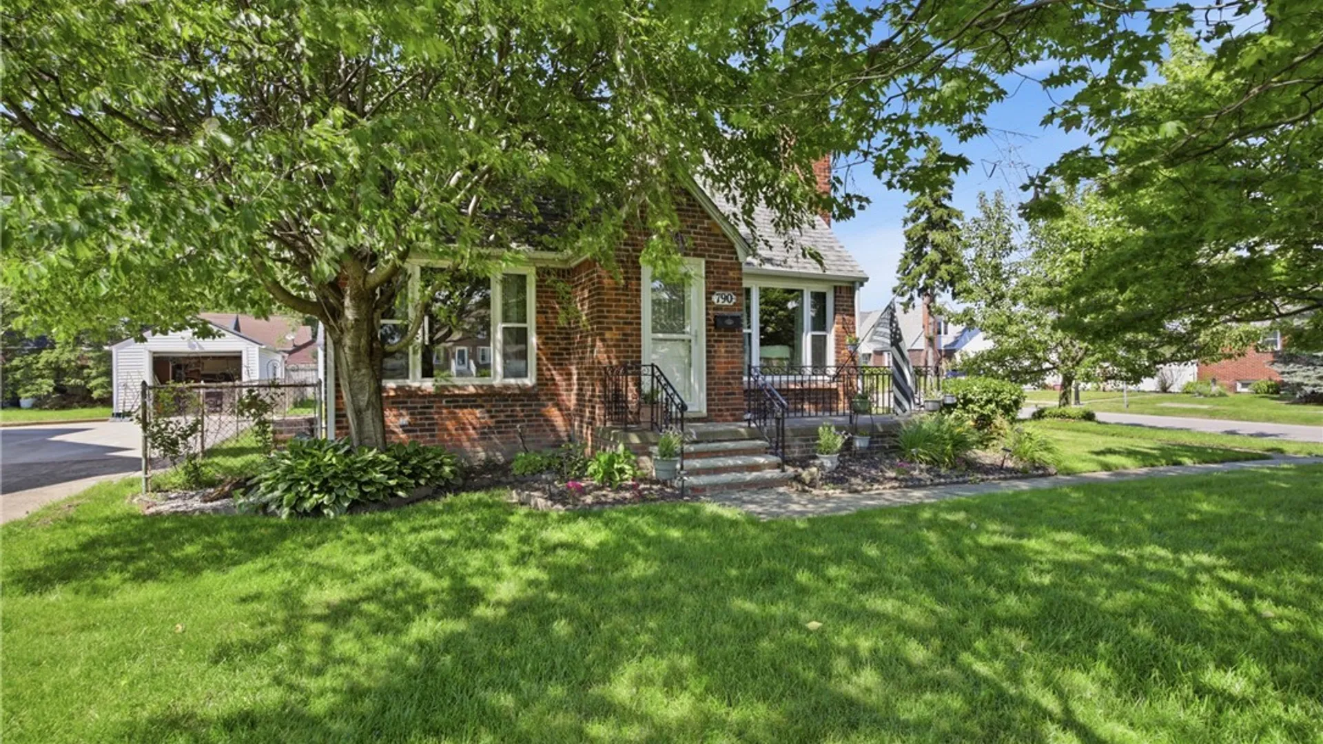 Property at 790 Cleveland Drive, Cheektowaga, NY 14225 3