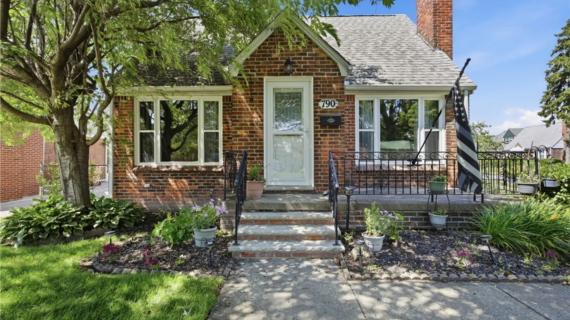 Property at 790 Cleveland Drive, Cheektowaga, NY 14225 5