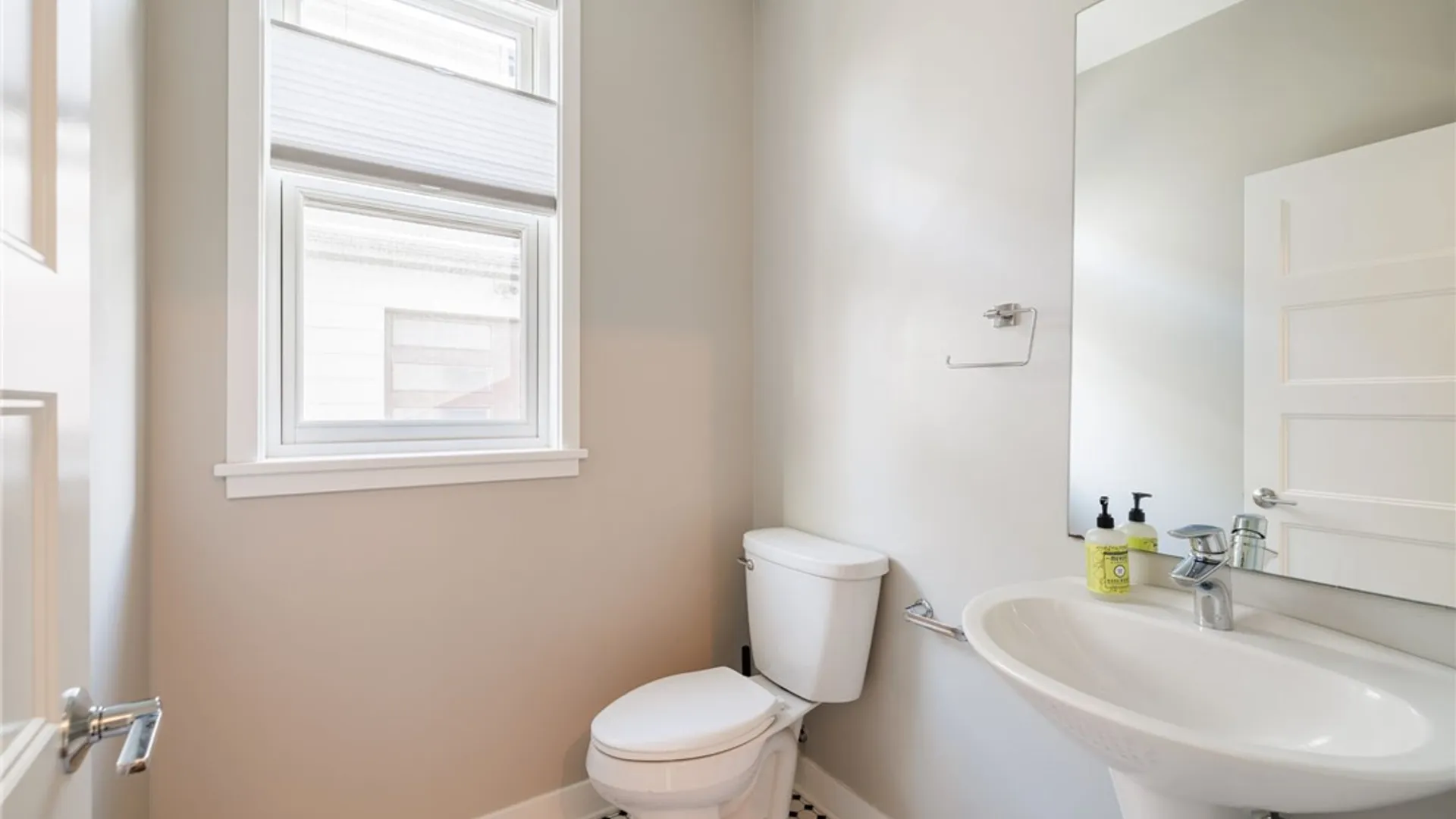 Property at 76 Charlotte Street, Rochester, NY 14607 20