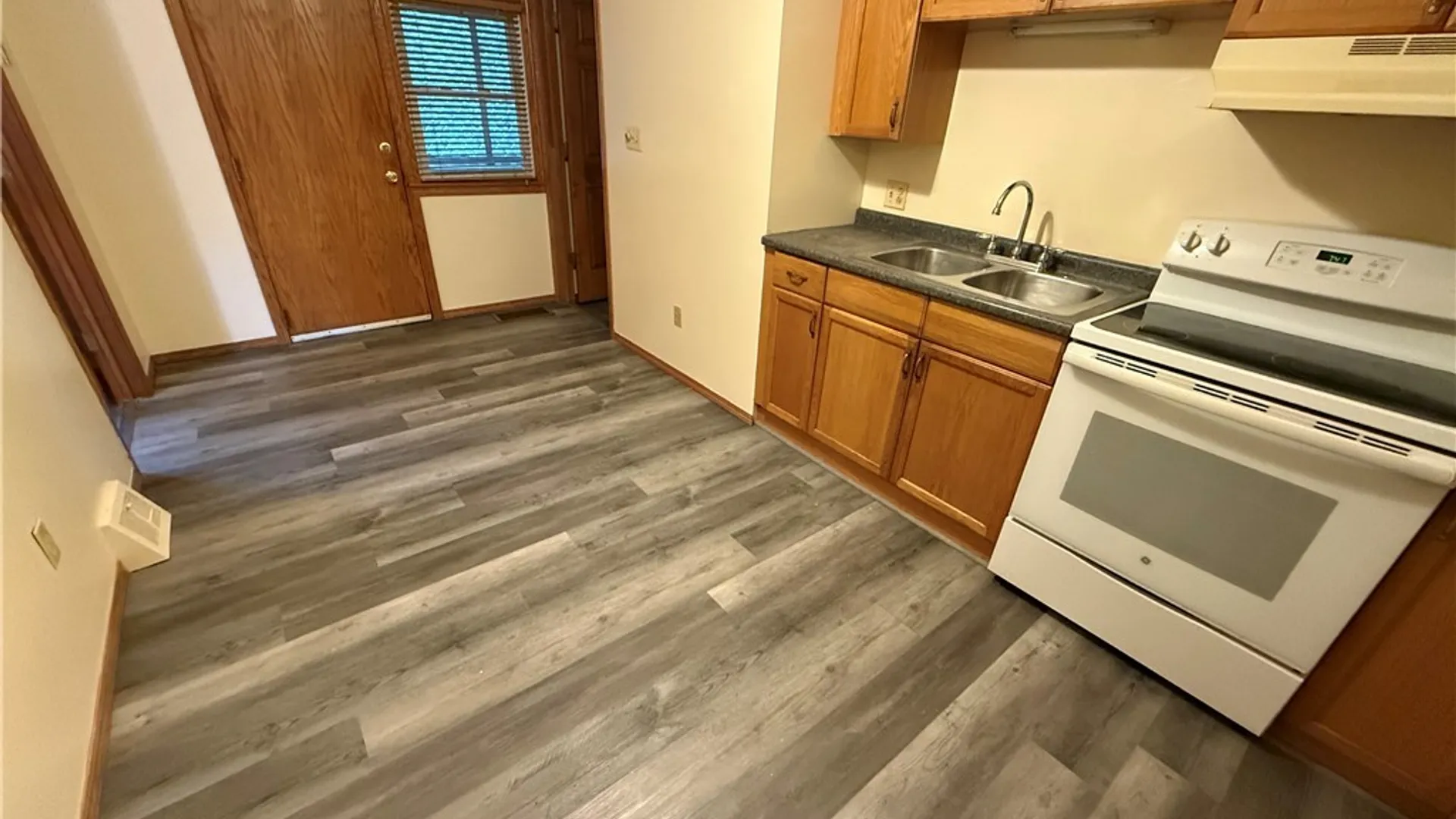 Property at 915 Arcadia Avenue, Utica, NY 13502 3