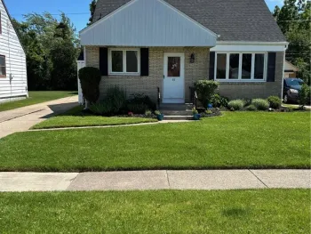 Property at 82 Cathedral Lane, Cheektowaga, NY 14225