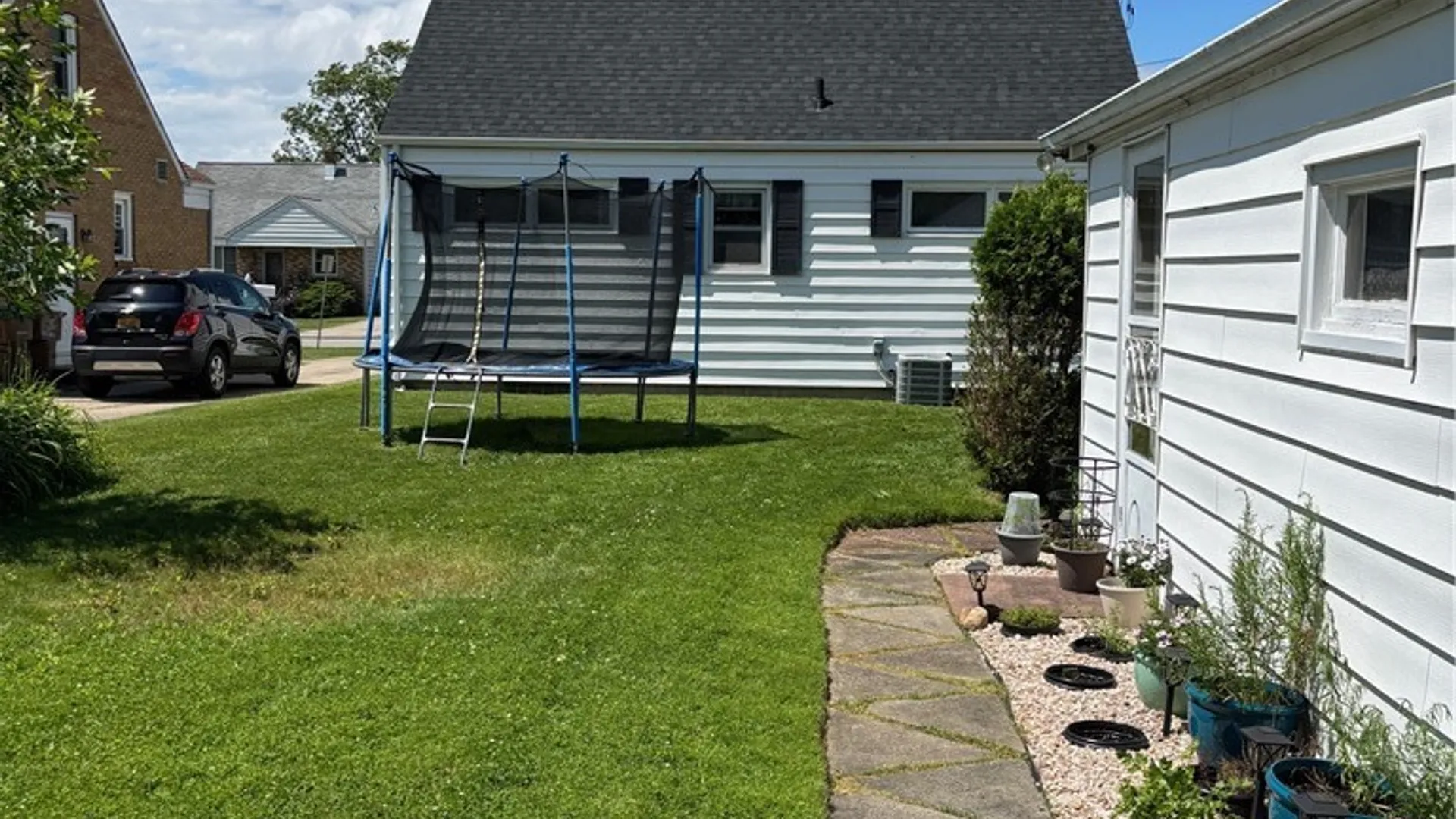 Property at 82 Cathedral Lane, Cheektowaga, NY 14225 6