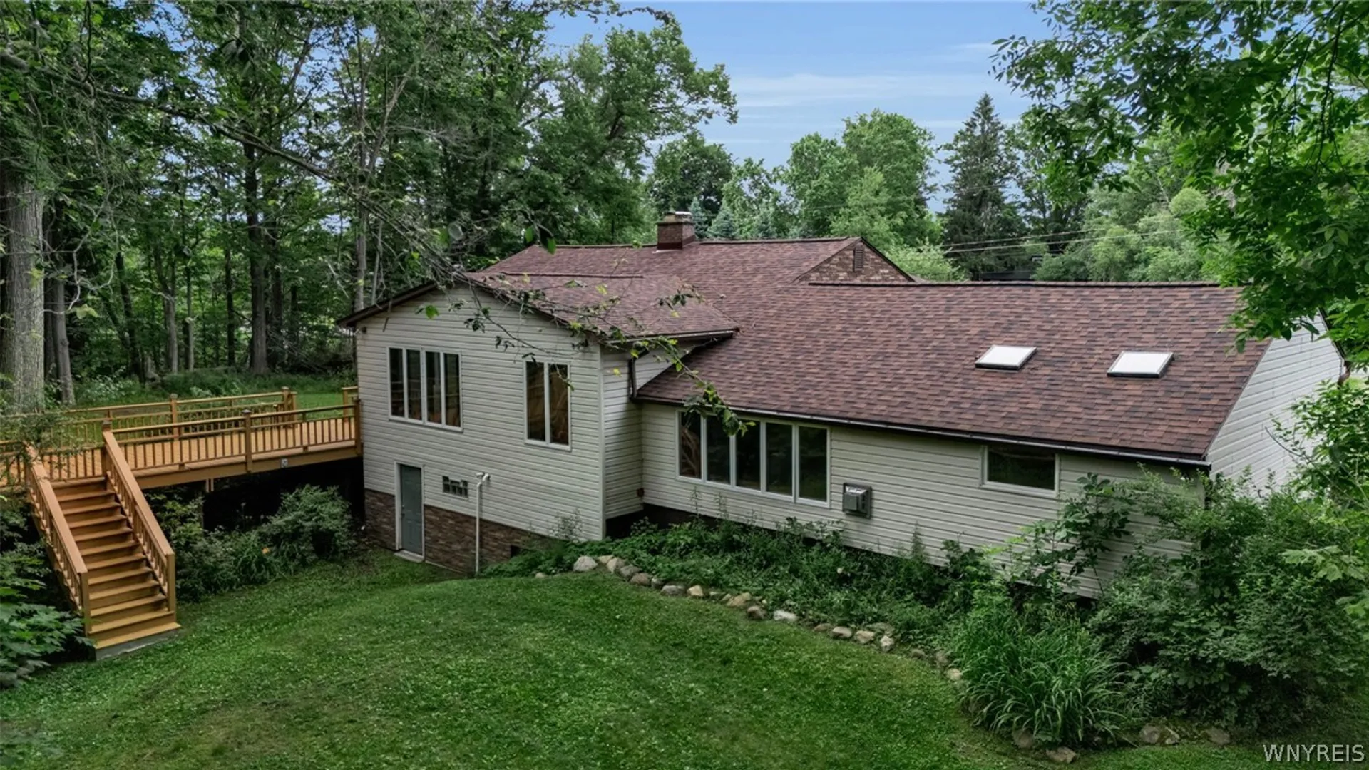 Property at 997 Sweet Road, Aurora, NY 14052 2
