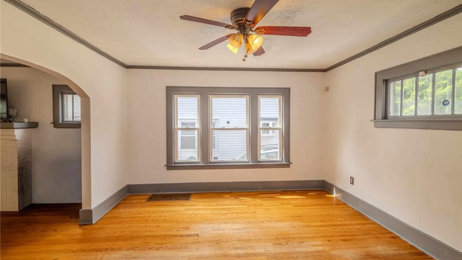 Property at 112 Aberdeen Terrace, Syracuse, NY 13206 13