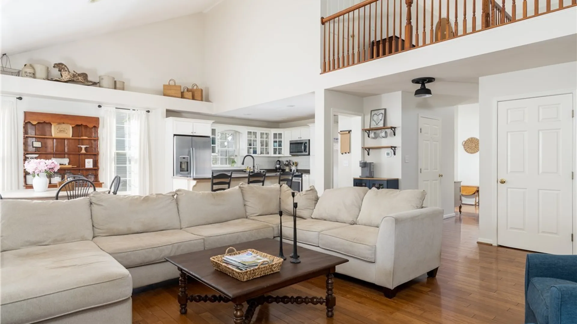 Property at 6 Lynchburg Court, Orchard Park, NY 14127 14