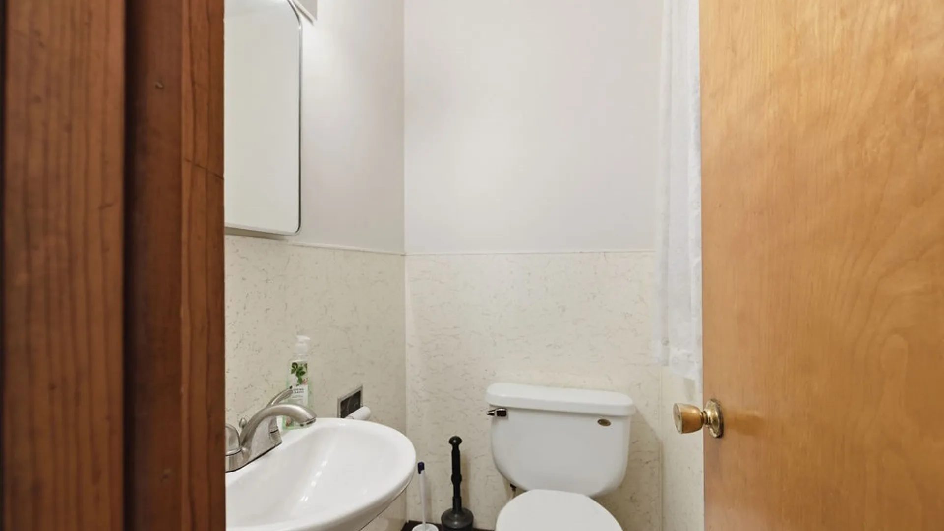 Property at 21 Brookside Avenue, Minetto, NY 13115 18