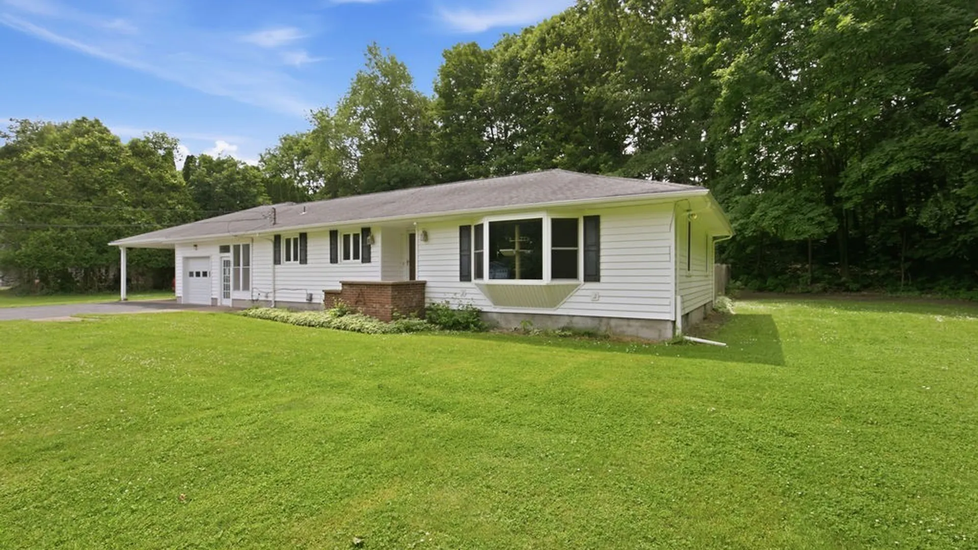 Property at 21 Brookside Avenue, Minetto, NY 13115 32