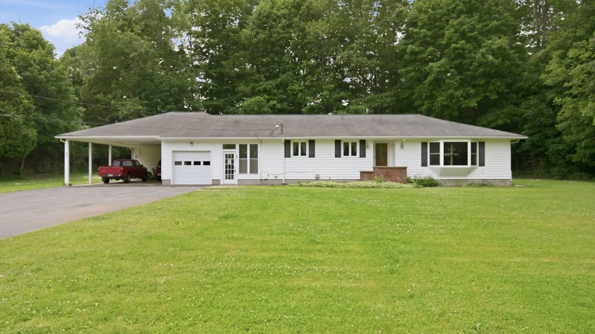 Property at 21 Brookside Avenue, Minetto, NY 13115 34