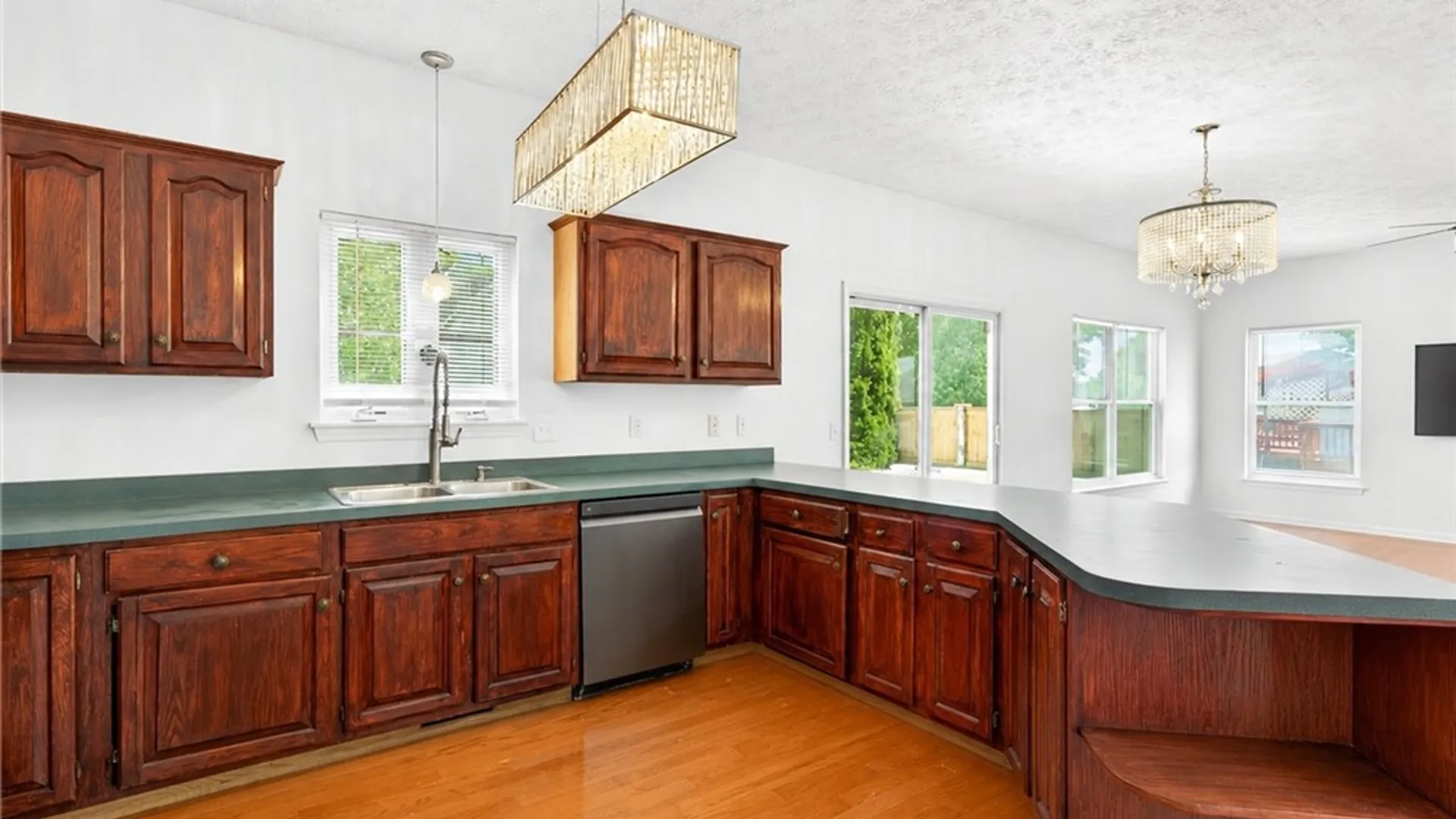 Property at 44 Cape Henry Trail, Henrietta, NY 14586 11