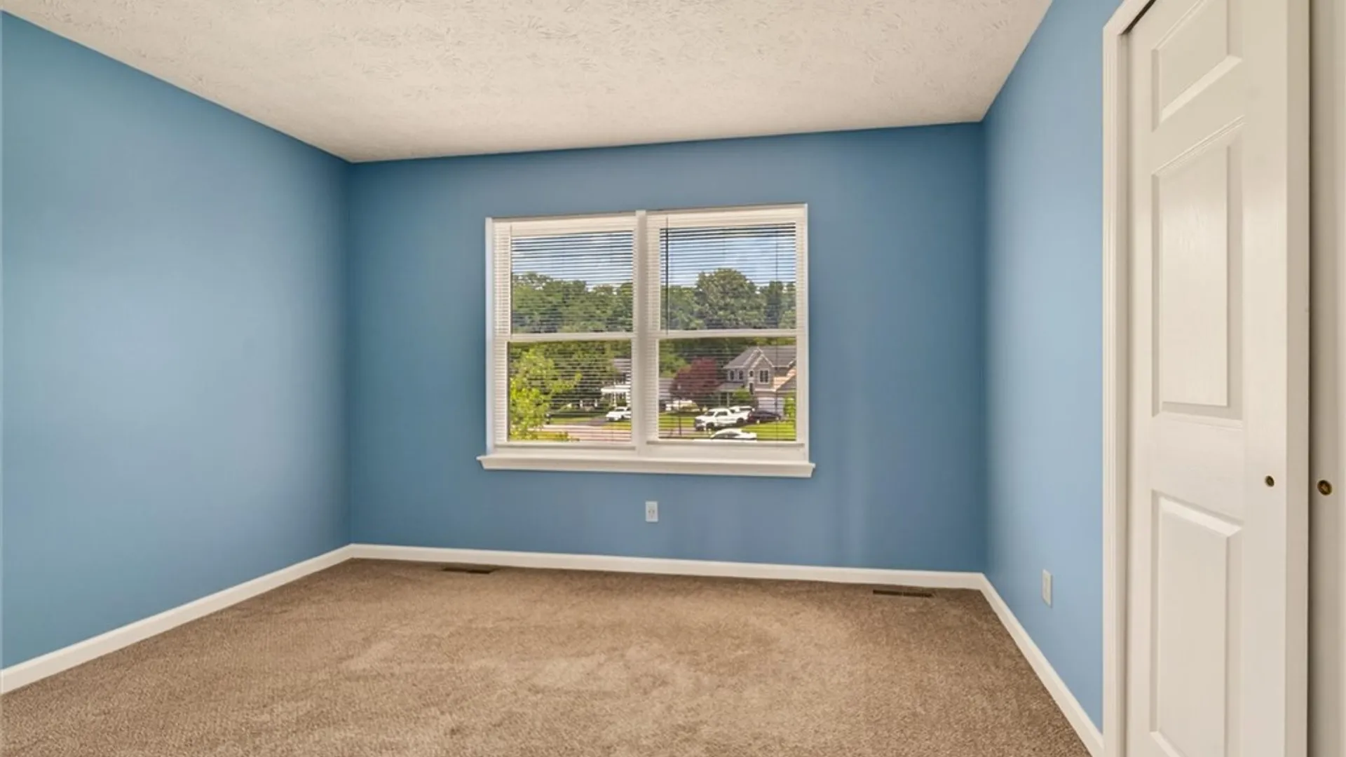 Property at 44 Cape Henry Trail, Henrietta, NY 14586 20