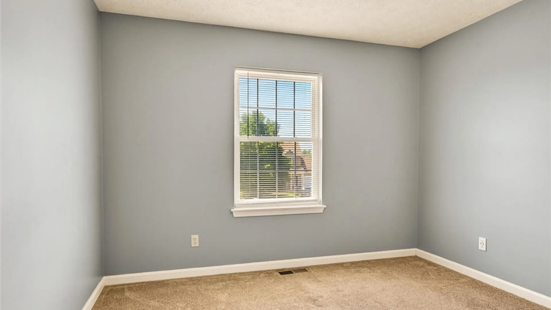 Property at 44 Cape Henry Trail, Henrietta, NY 14586 23