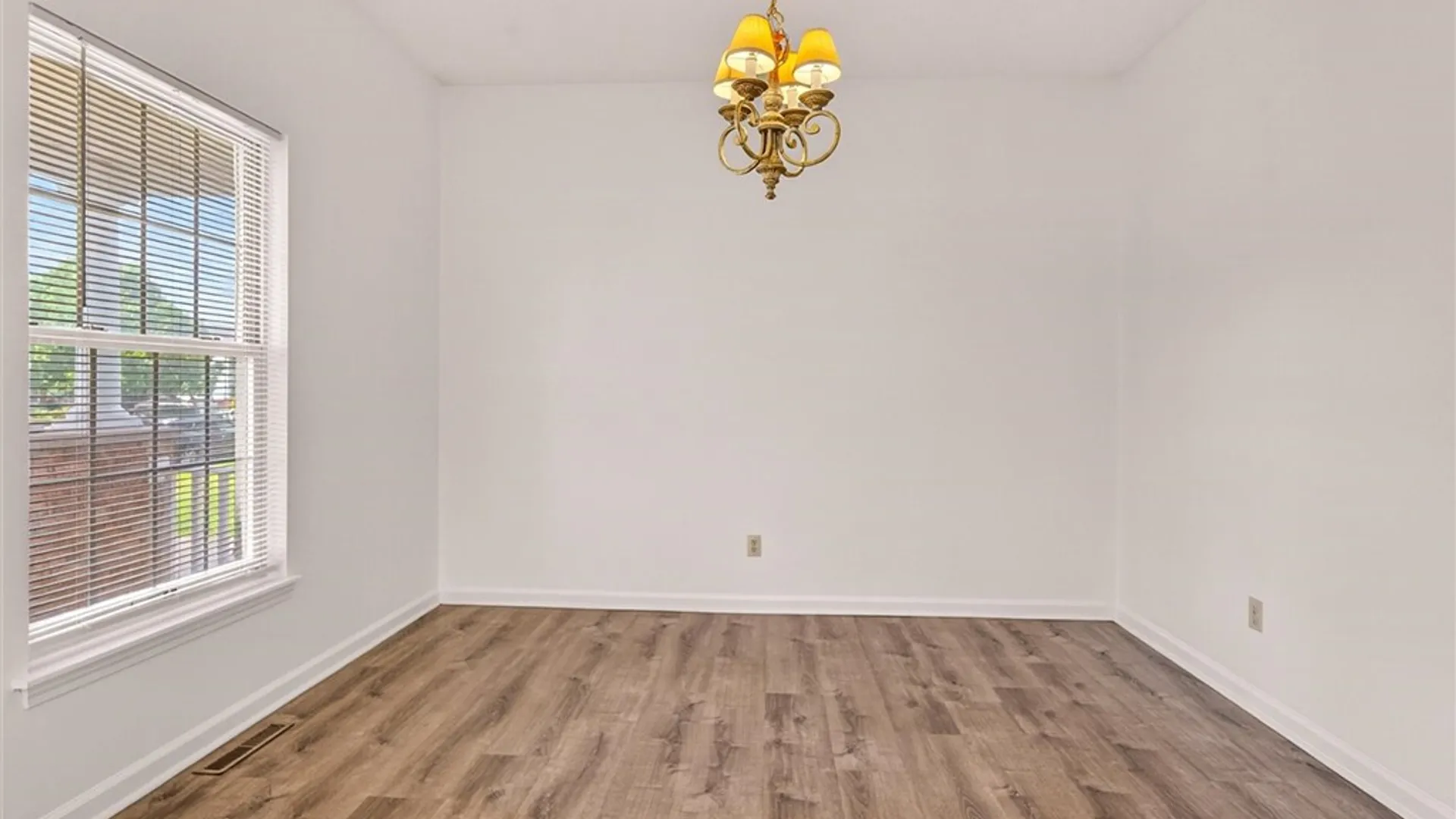Property at 44 Cape Henry Trail, Henrietta, NY 14586 5