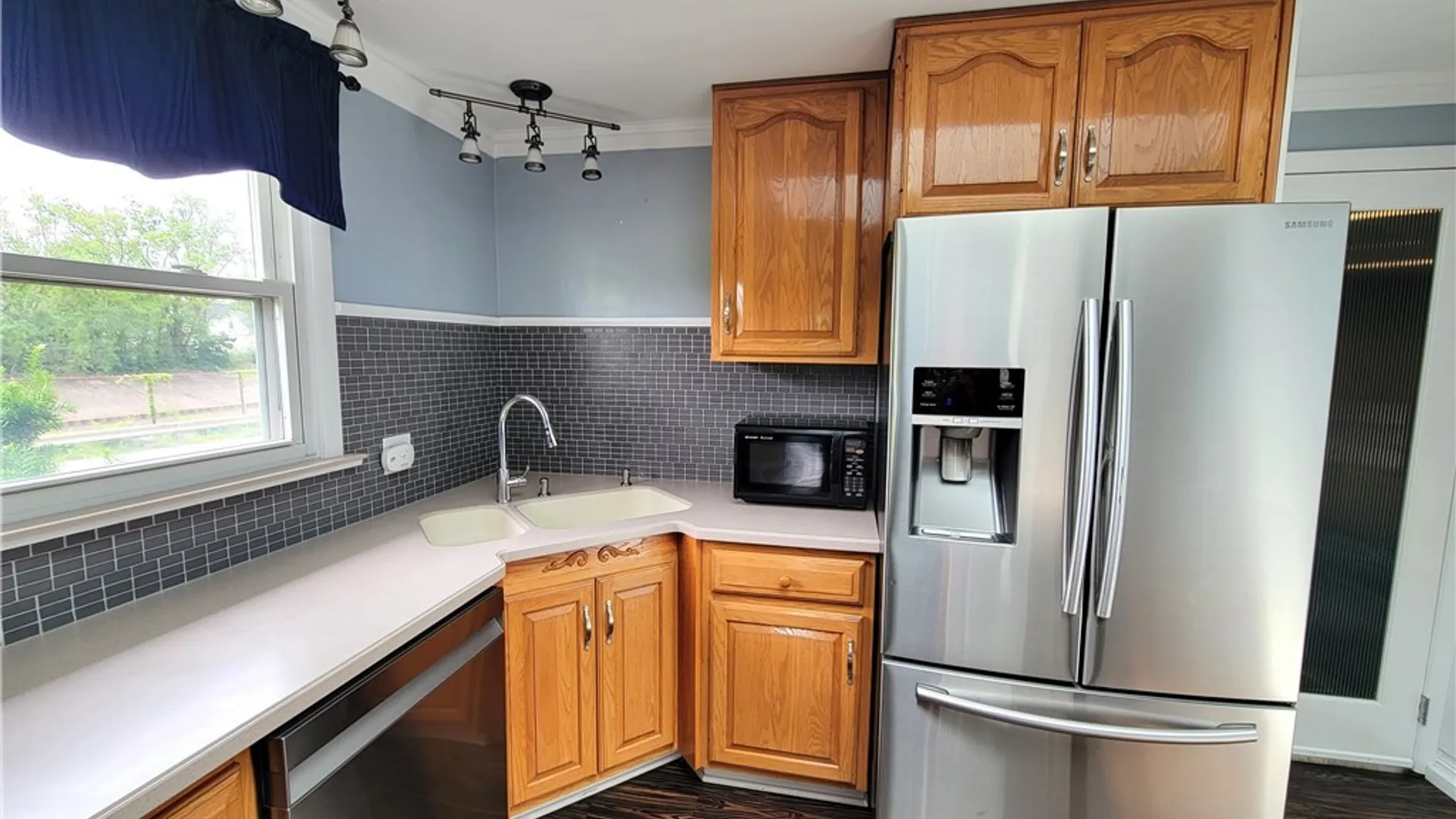 Property at 2 Yale Place, Buffalo, NY 14210 8