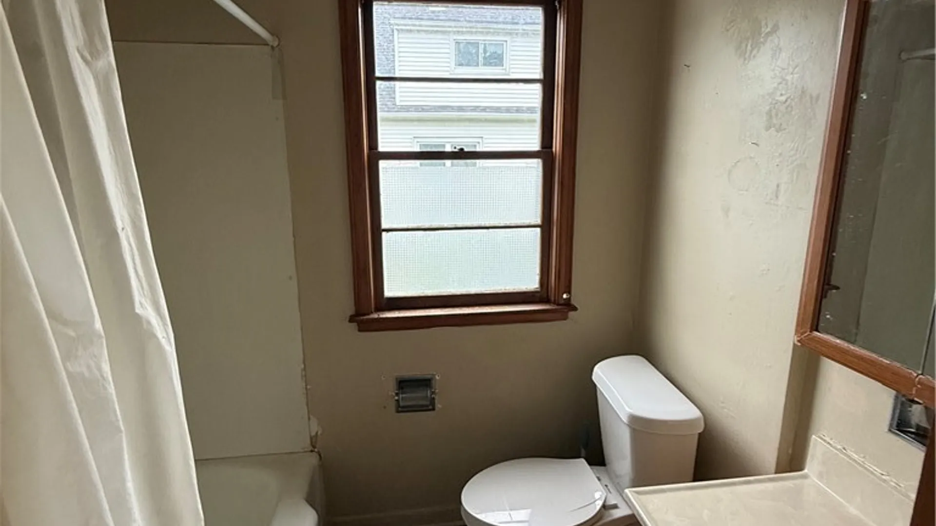 Property at 228 71st Street, Niagara Falls, NY 14304 5