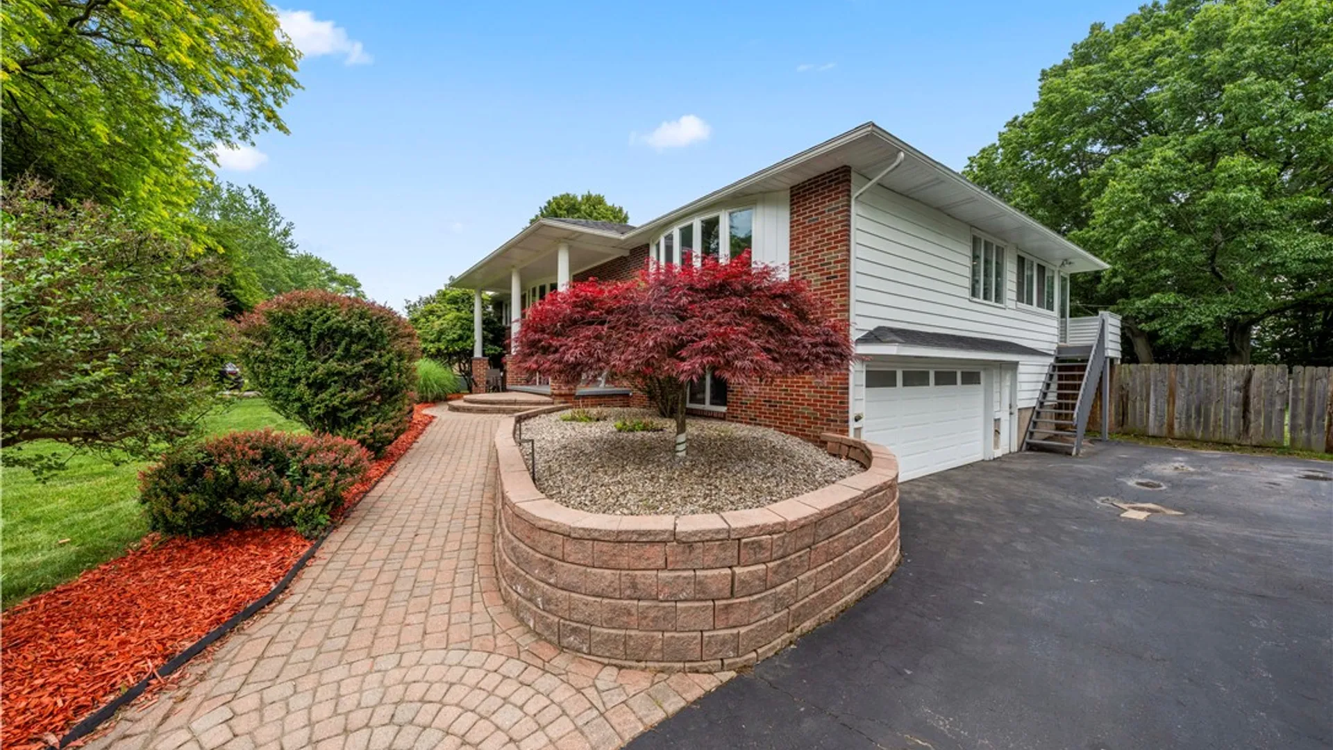 Property at 279 Parkview Dr, Penfield, NY 14625 4
