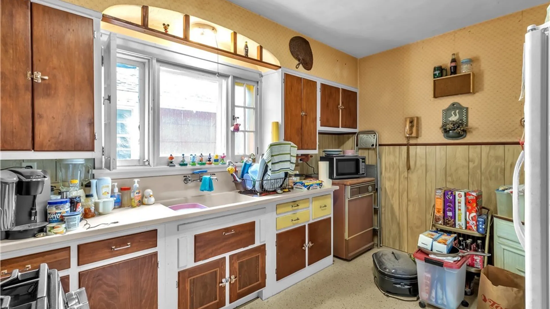 Property at 27 Sattler Avenue, Buffalo, NY 14211 16