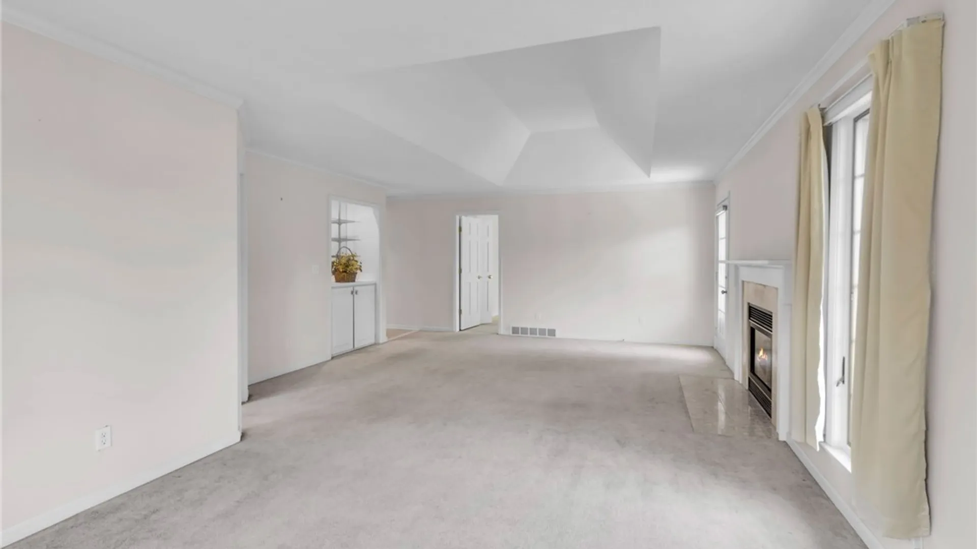 Property at 3 Saint Charles Court, Amherst, NY 14221 14