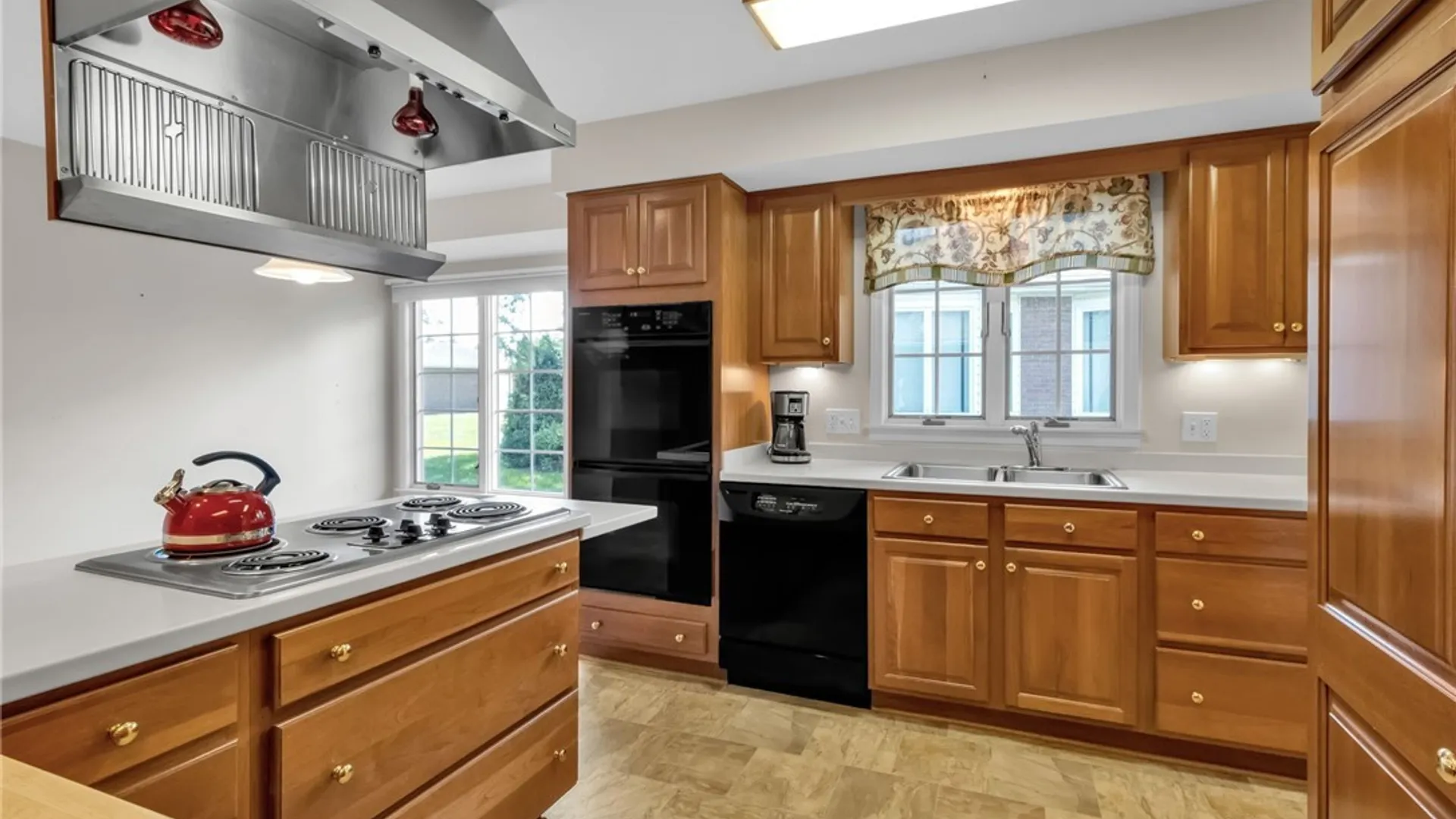 Property at 3 Saint Charles Court, Amherst, NY 14221 19