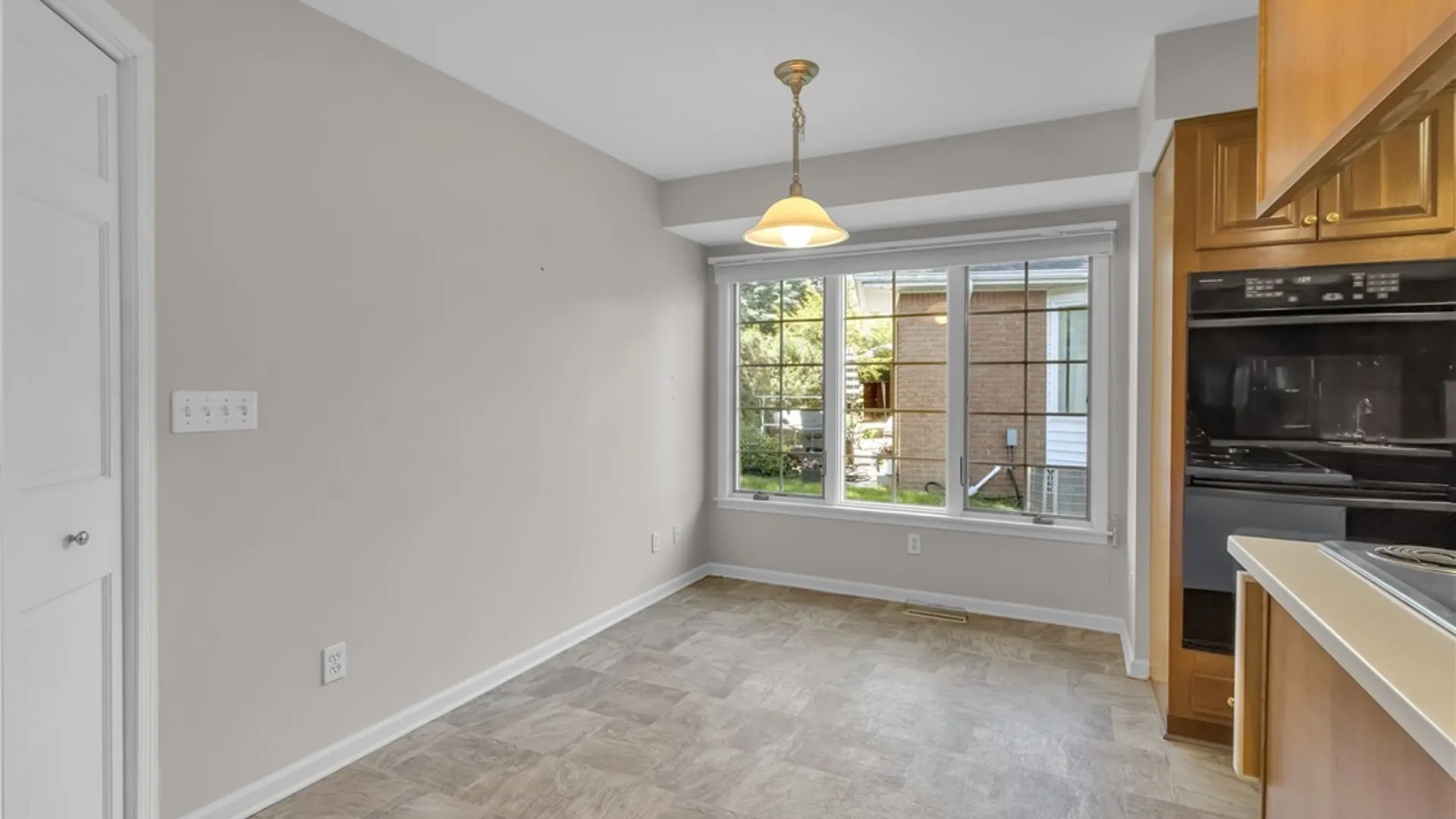 Property at 3 Saint Charles Court, Amherst, NY 14221 24