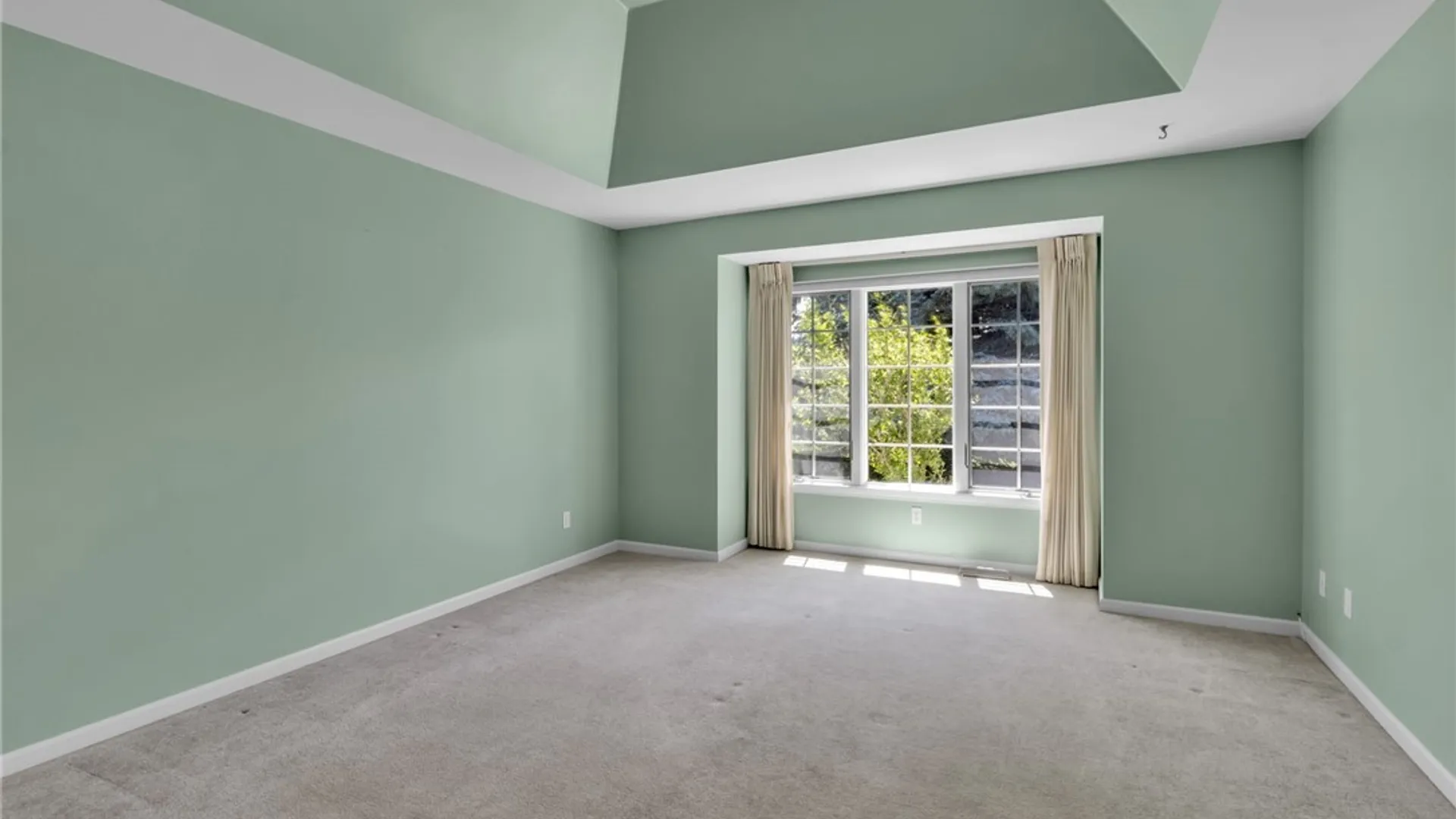 Property at 3 Saint Charles Court, Amherst, NY 14221 26