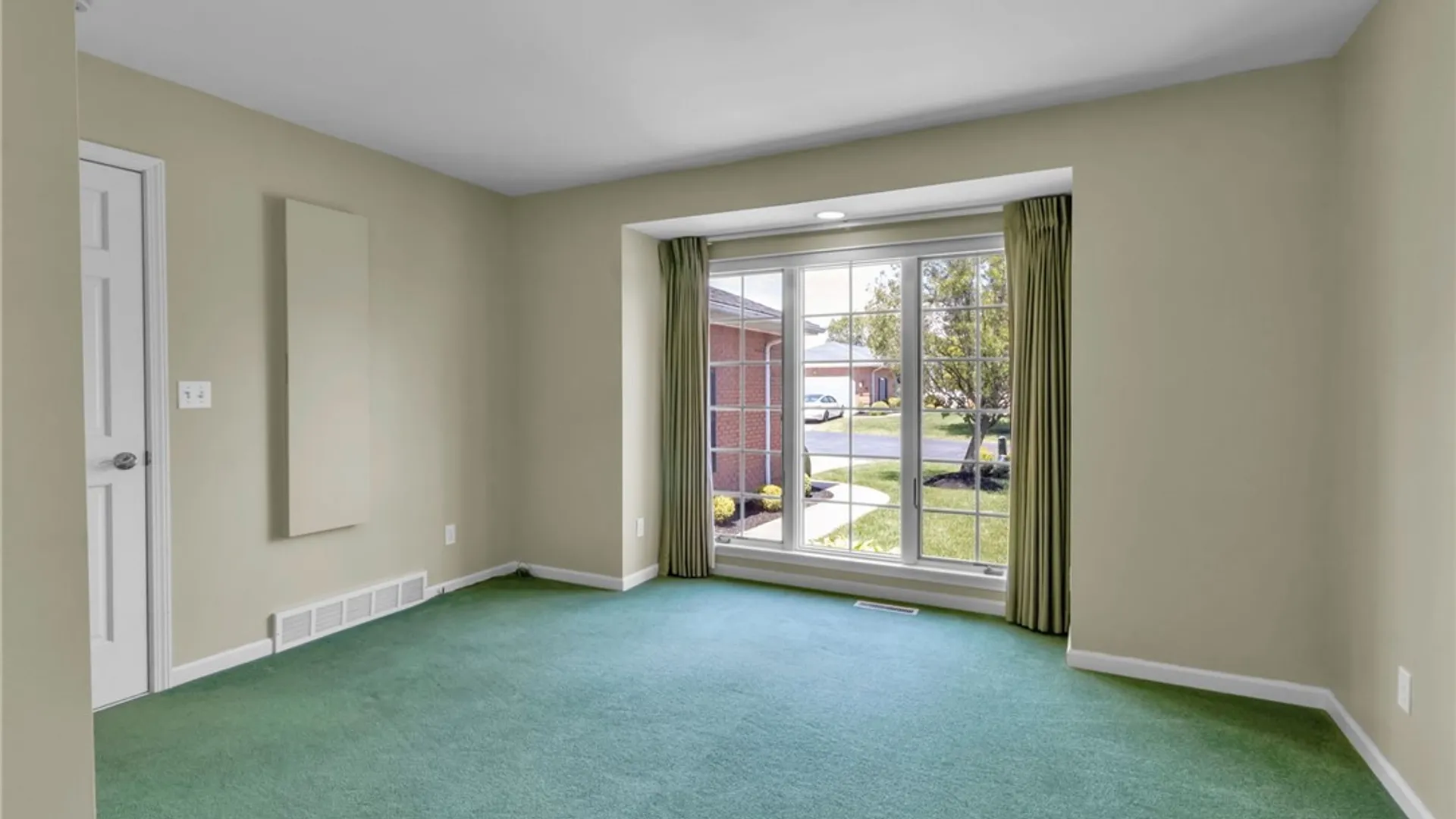 Property at 3 Saint Charles Court, Amherst, NY 14221 35