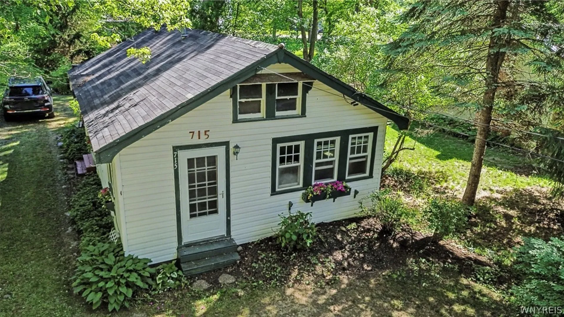 Property at 715 Sandy Avenue, Evans, NY 14006 28