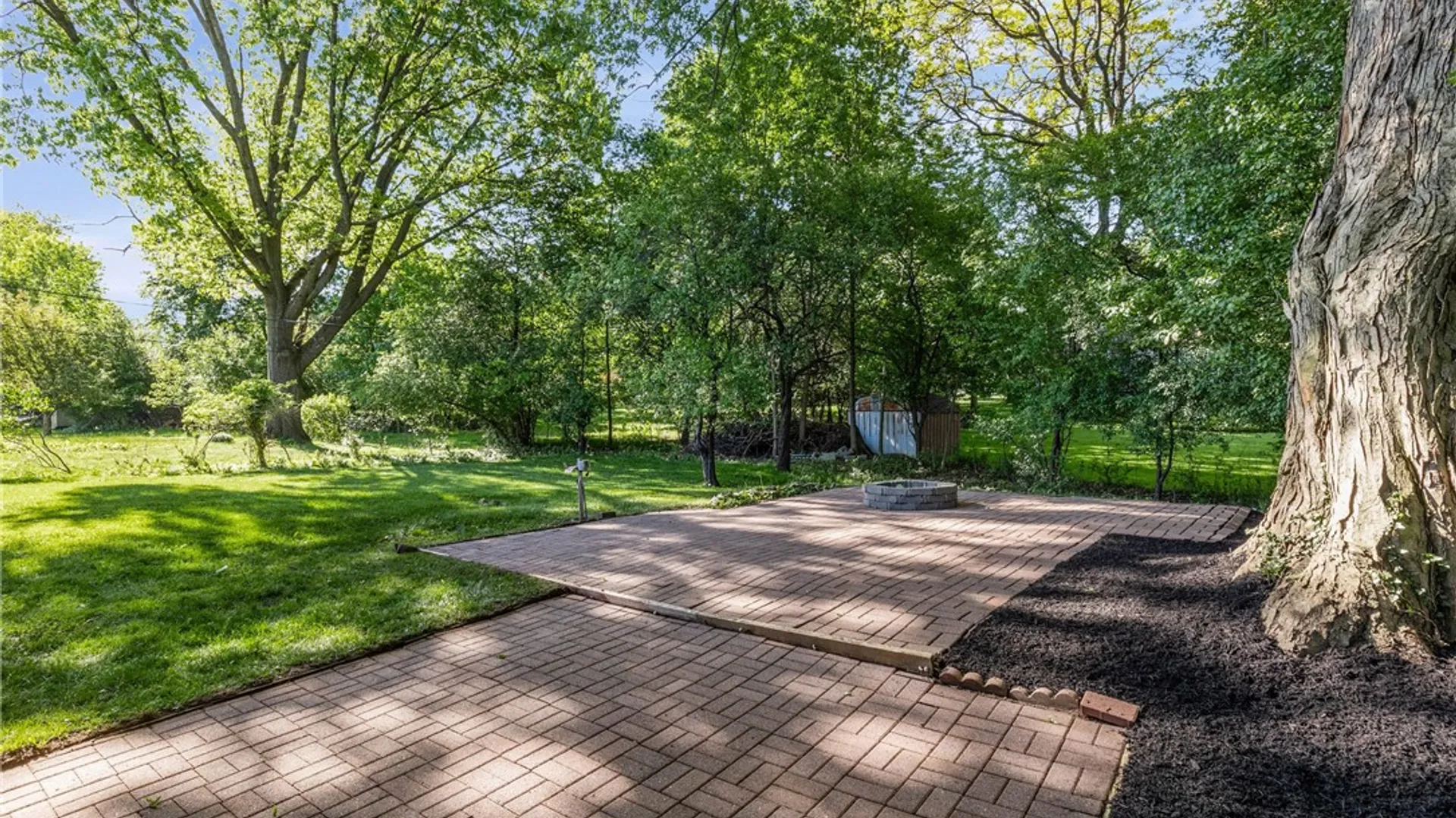 Property at 100 Hibiscus Dr, Brighton, NY 14618 39