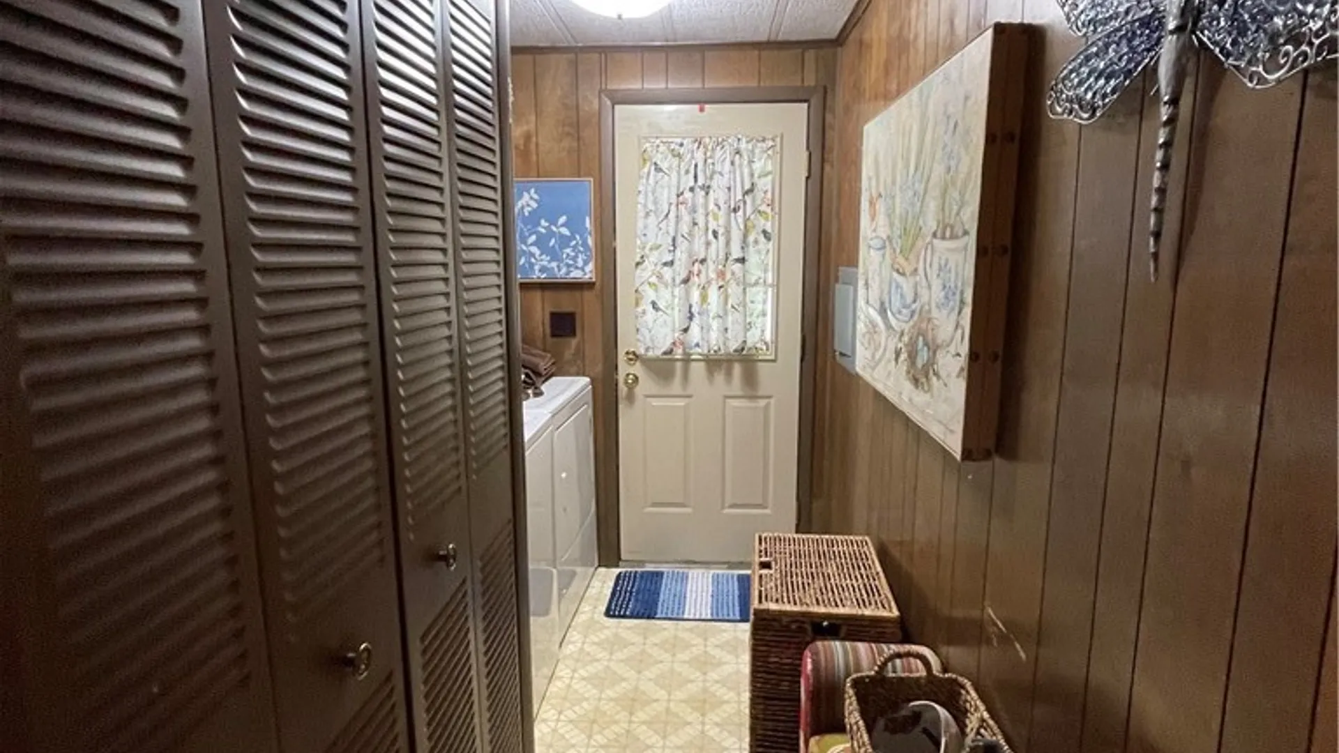 Property at 30 S Whispering Ln Lane, Hamburg, NY 14075 10