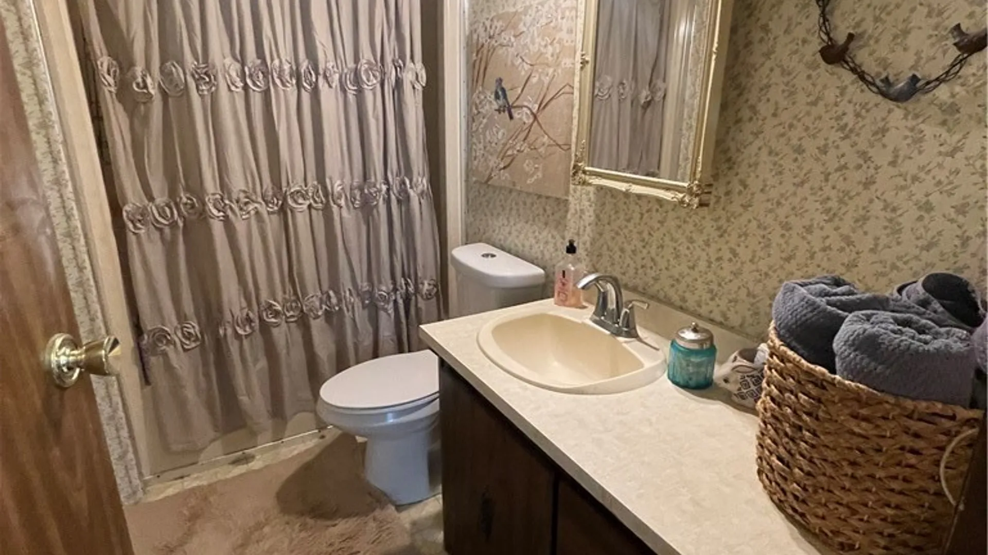 Property at 30 S Whispering Ln Lane, Hamburg, NY 14075 12