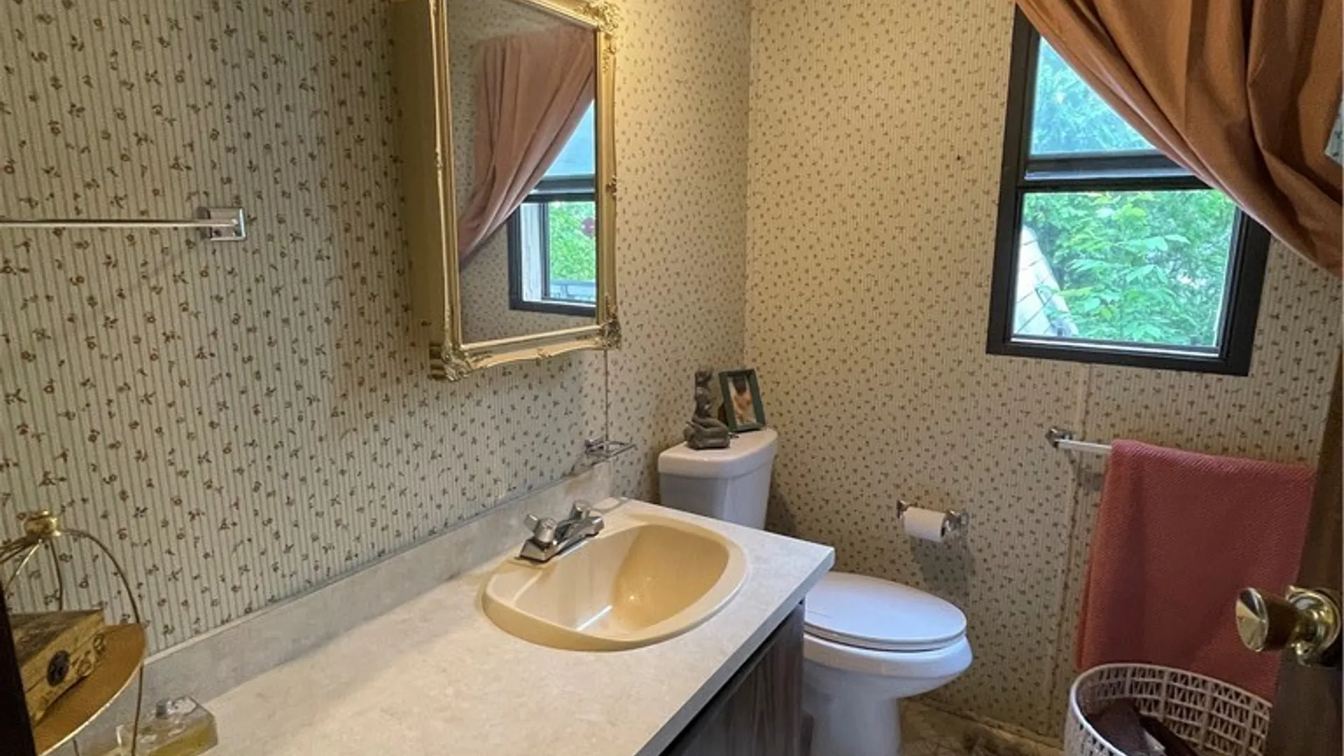 Property at 30 S Whispering Ln Lane, Hamburg, NY 14075 15