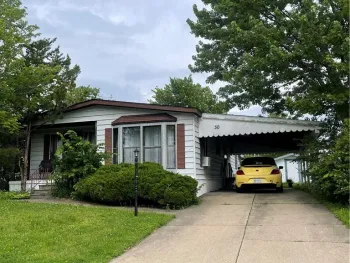Property at 30 S Whispering Ln Lane, Hamburg, NY 14075