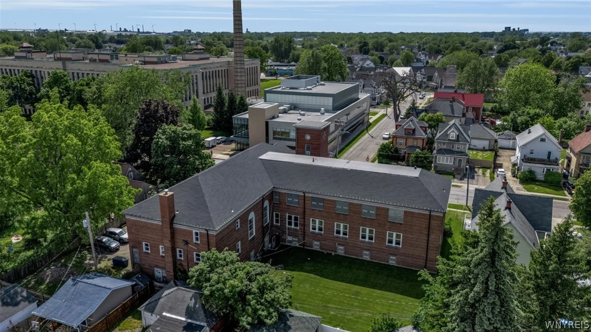 Property at 187 Southside Parkway, Buffalo, NY 14220 3