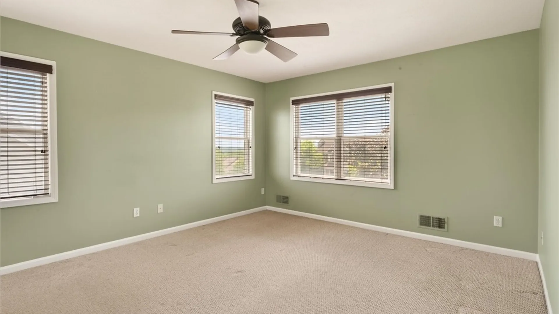 Property at 907 Taylor Rise, Victor, NY 14564 28