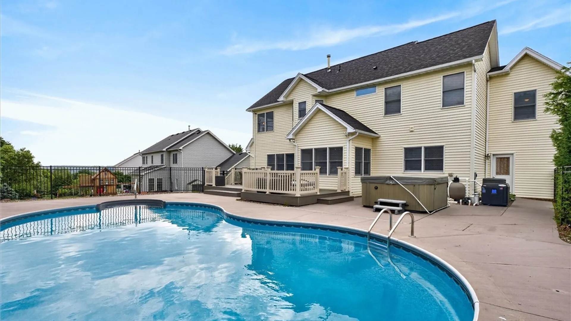 Property at 907 Taylor Rise, Victor, NY 14564 6