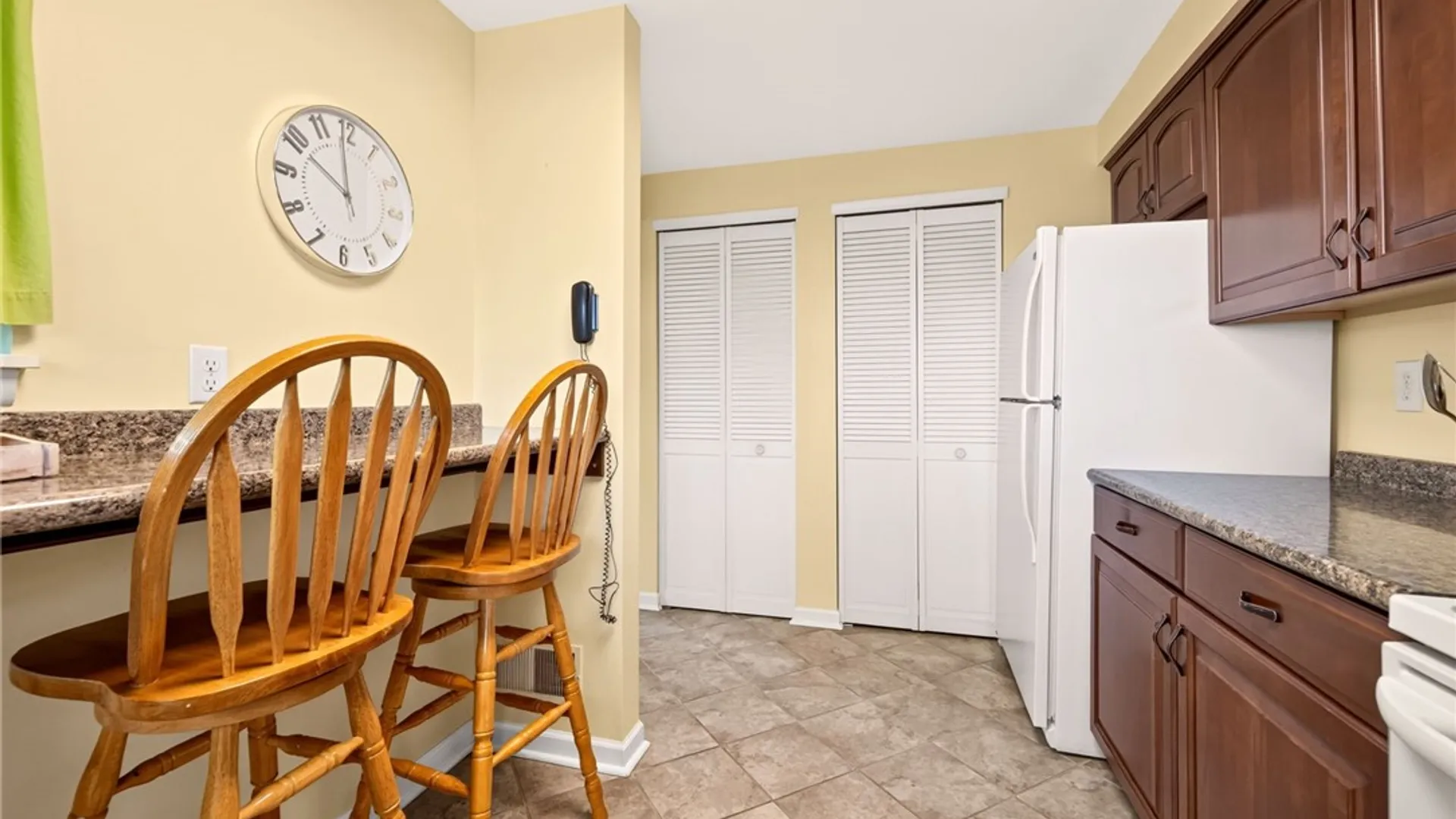 Property at 7 Brimsdown Circle, Perinton, NY 14450 10