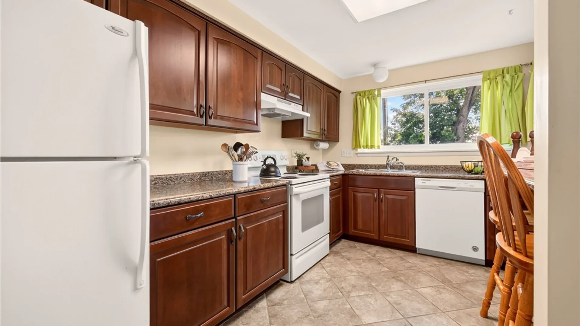 Property at 7 Brimsdown Circle, Perinton, NY 14450 8