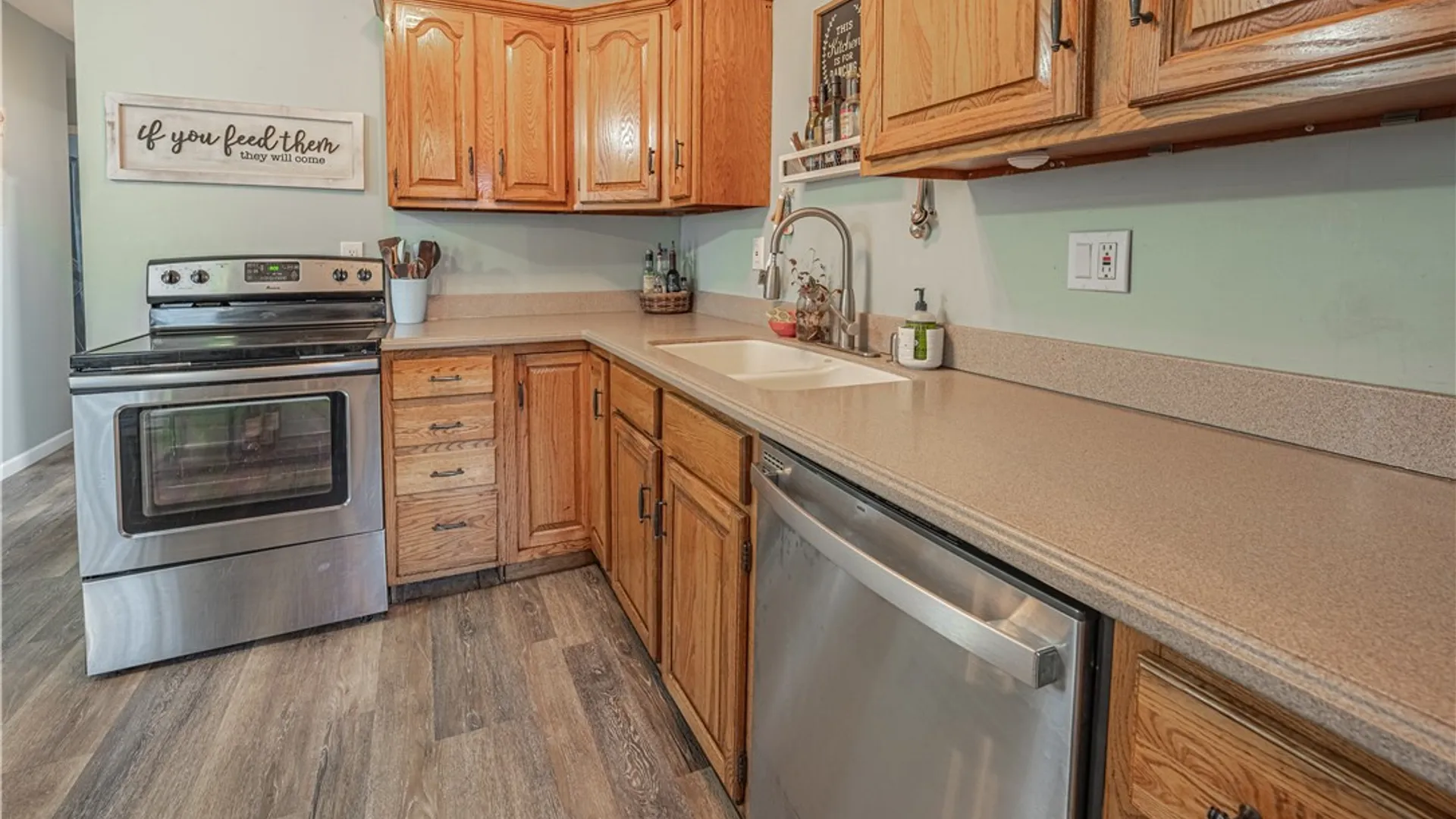 Property at 1 Royal Lane, Lockport City, NY 14094 12
